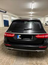 Mercedes-Benz E 250 T Autom. - - Mercedes-Benz E 250 mit Benzin-Antrieb: Kombi