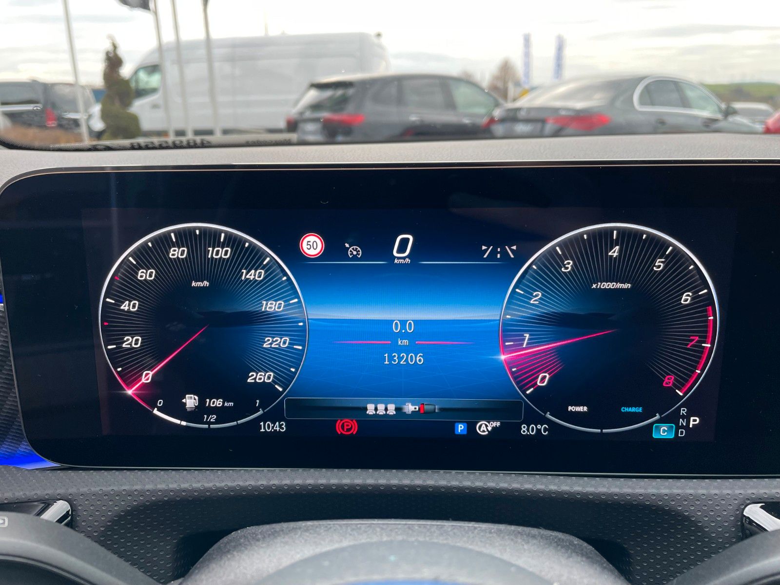 Fahrzeugabbildung Mercedes-Benz A 180 Progressive Night+AHK+R-Kamera+Ambiente