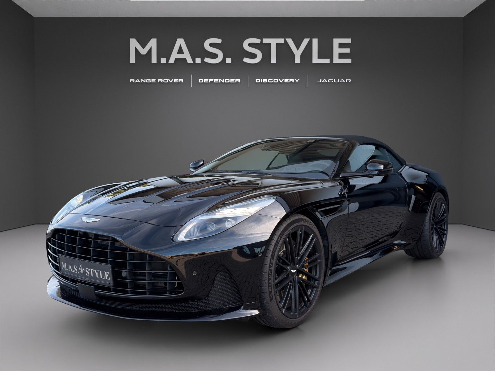 Fahrzeugabbildung Aston Martin DB12 4.0 V8 Volante PPF Bowers & Wilkins