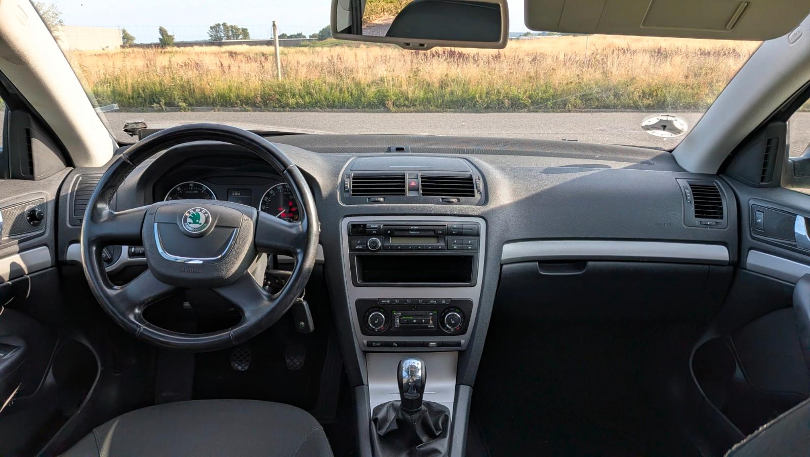 Skoda Octavia 2010 — photo 12