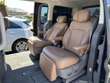 Hyundai STARIA 2.2CRDi Signature 4WD 8AT / Mwst.ausw. - schwarze Hyundai STARIA