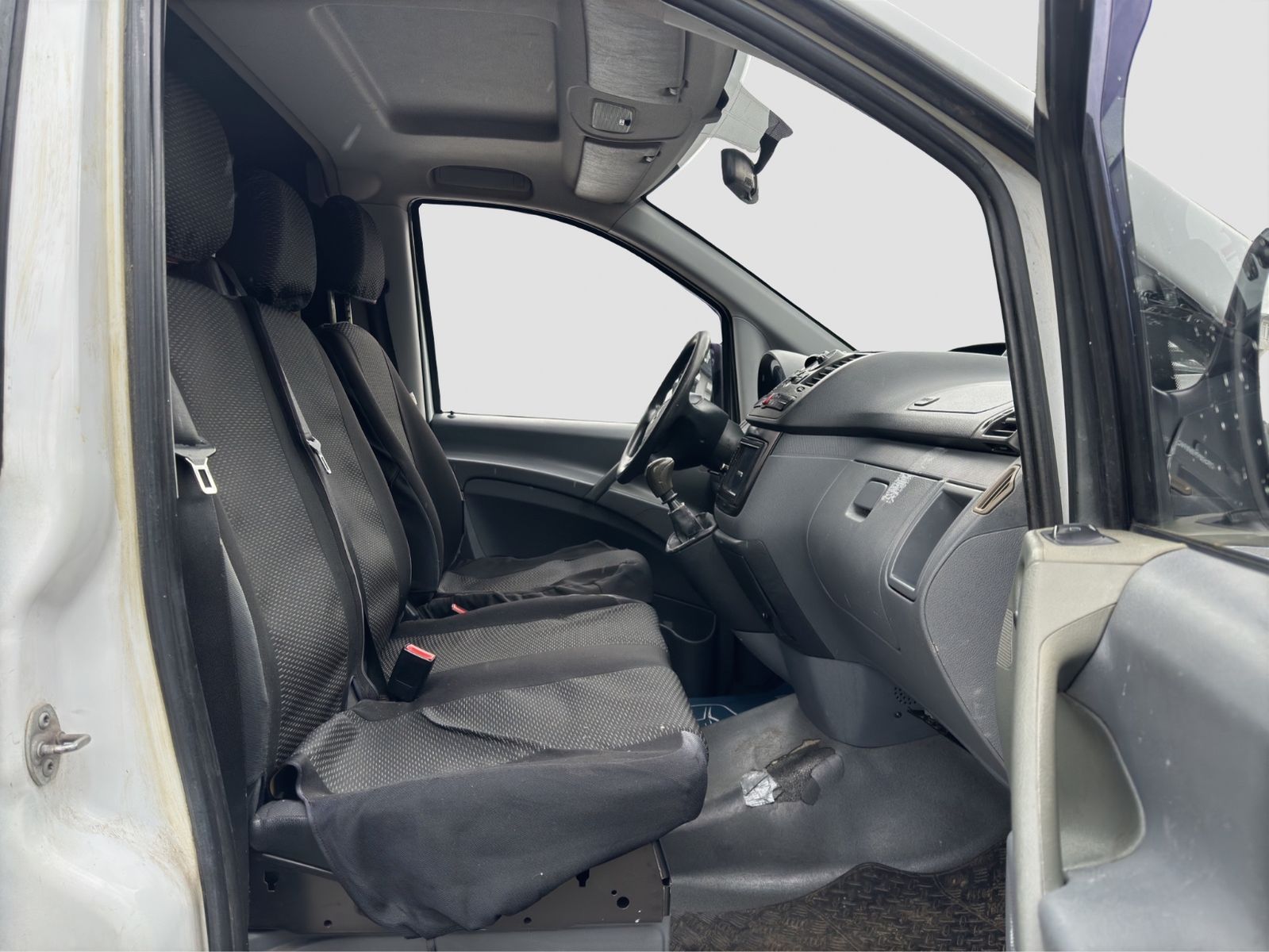 Fahrzeugabbildung Mercedes-Benz Vito Mixto 109 CDI/Camper/Solar/TÜV-Neu/Dachluke