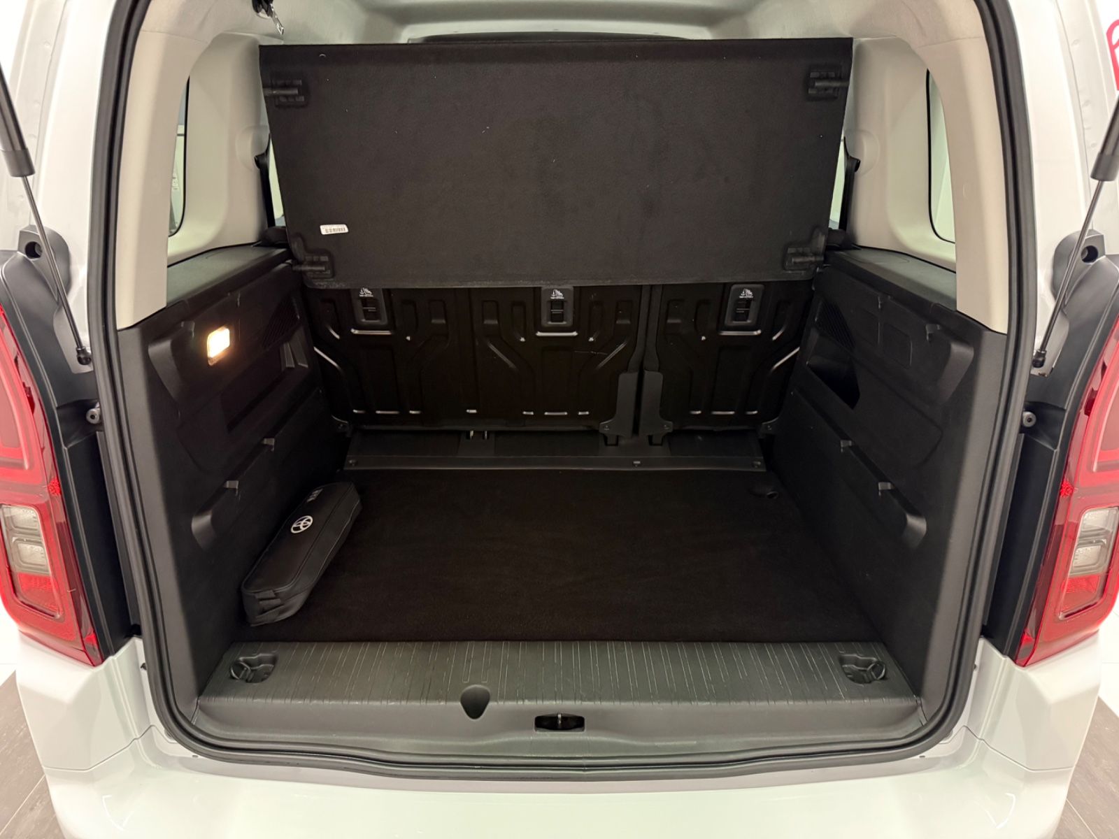 Fahrzeugabbildung Toyota Proace City Verso L1 Shuttle, Apple Car Play