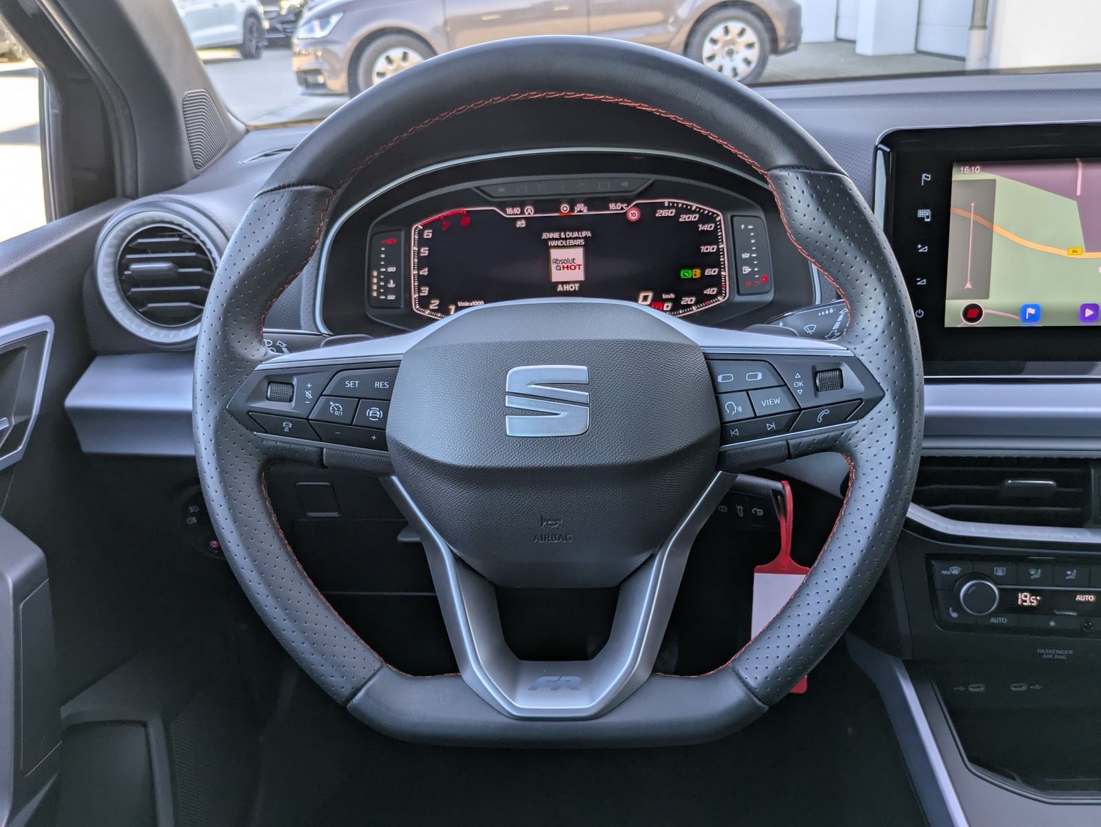 Fahrzeugabbildung SEAT Arona 1.5 TSI FR DSG AHK*ACC*LED*APP*DAB*KAMERA