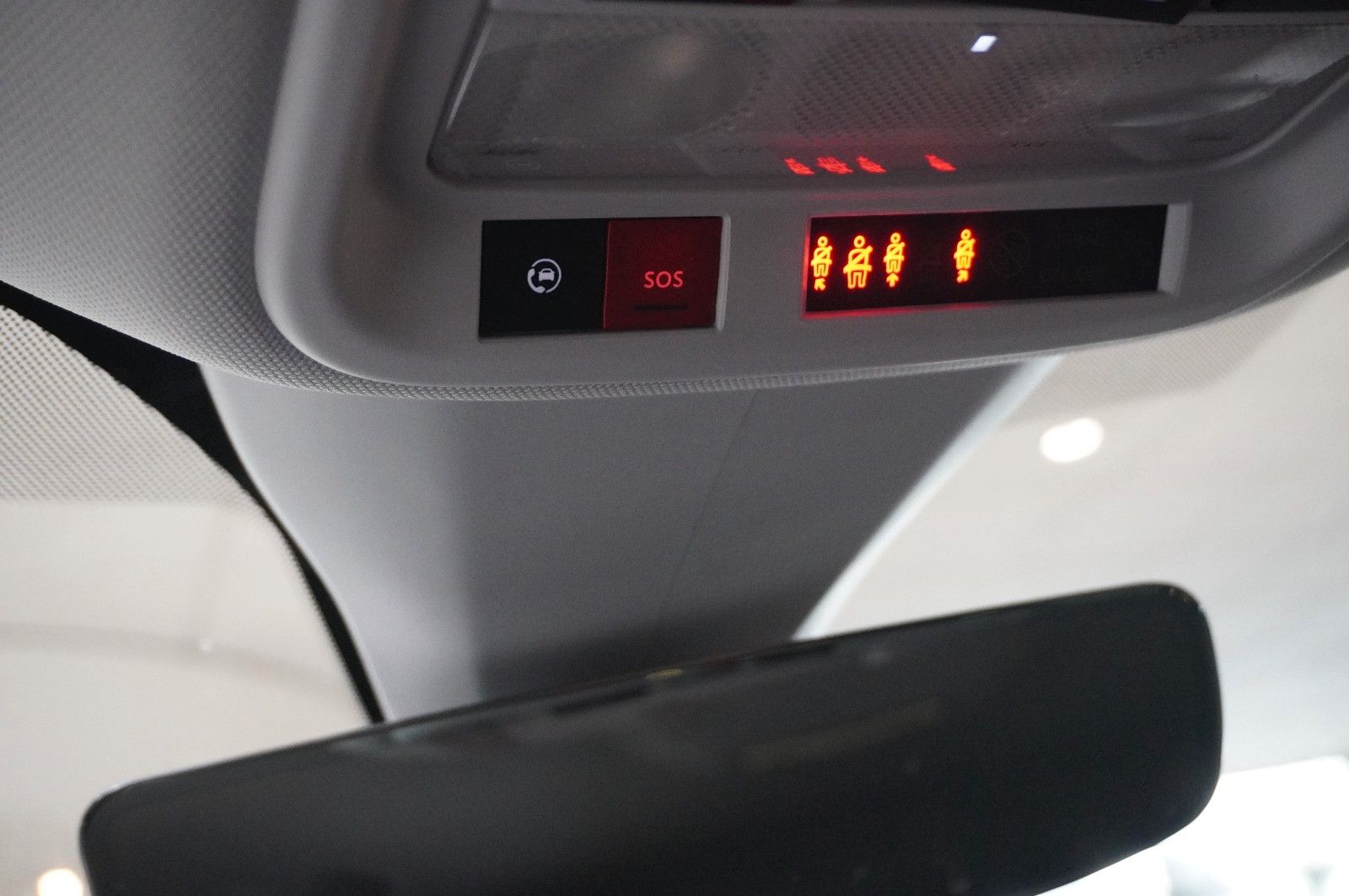 Fahrzeugabbildung Opel Grandland (X) 1.6 HYBRID 4X4 ULTIM. NAVI/360°/SH