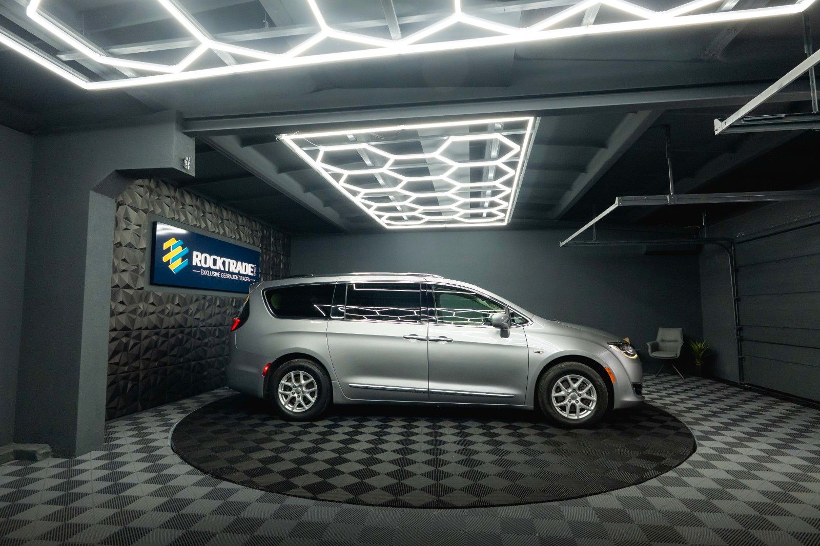 Fahrzeugabbildung Chrysler Pacifica 3.6 V6 Touring L *7 Sitze*LED*Kamera*