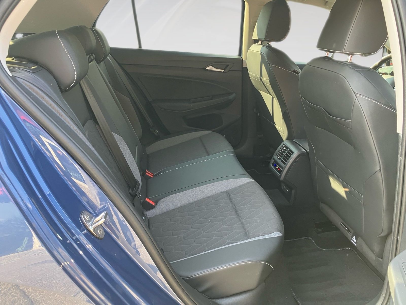 Volkswagen Golf - Bild 10