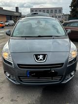 Peugeot 5008 - Peugeot 5008 aus 2012