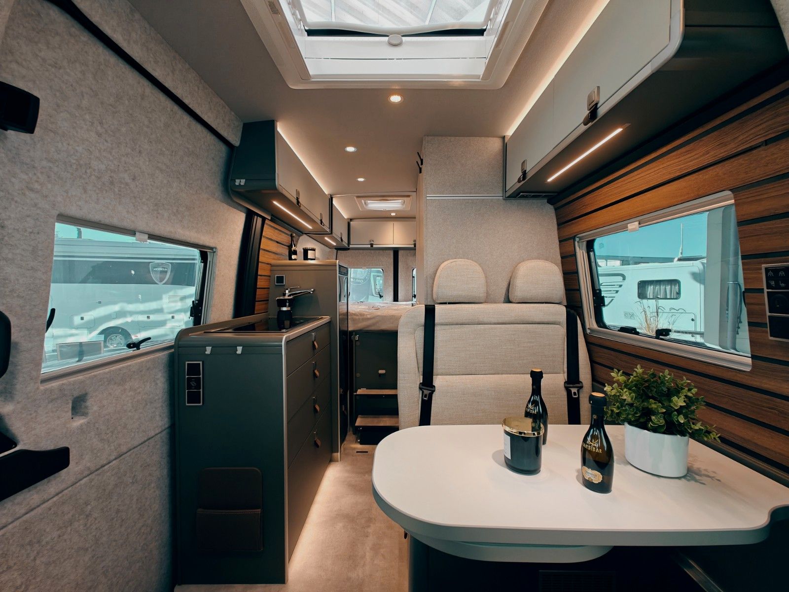 Fahrzeugabbildung HYMER / ERIBA / HYMERCAR GRAND CANYON S 4x4 MB 600 by palmo