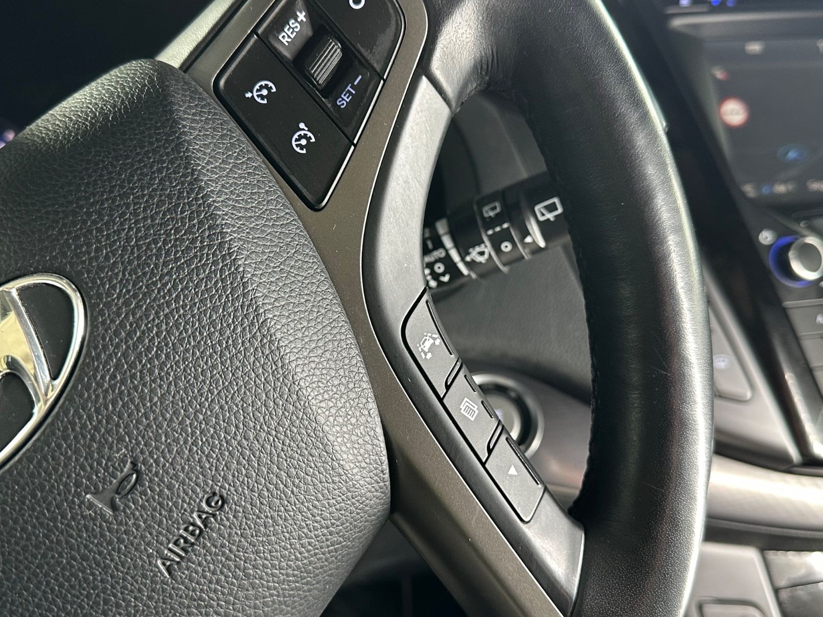 i40 Premium*Navi*Kamera*Heiz&KlimaSitze*ACC