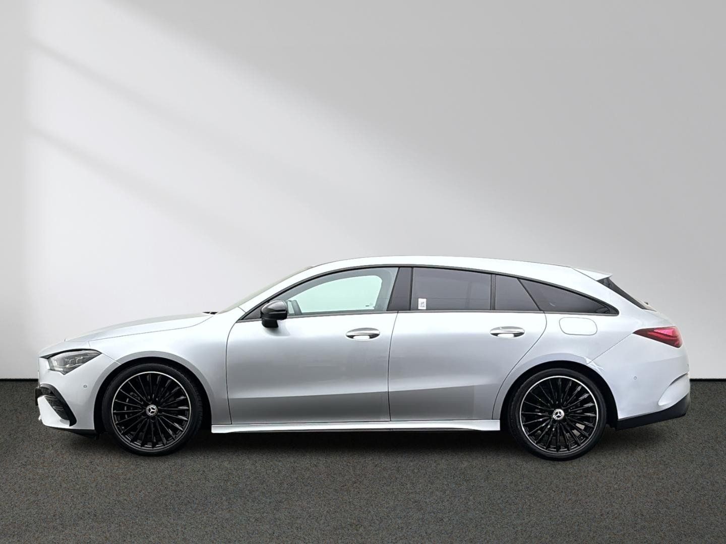 Mercedes-Benz CLA 200 d SB AMG Night Multibeam Keyless-Go AHK imagem 3