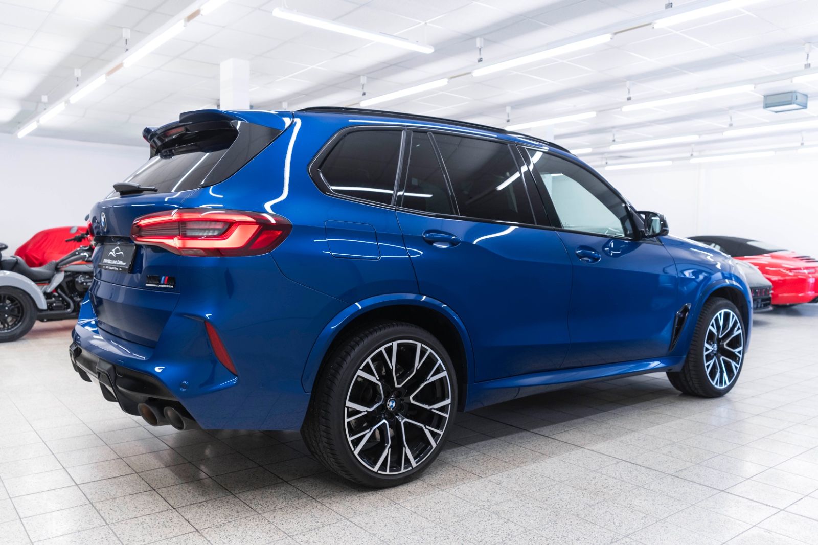 Fahrzeugabbildung BMW X5 M Competition B&W LASER HUD 360° PANO ACC