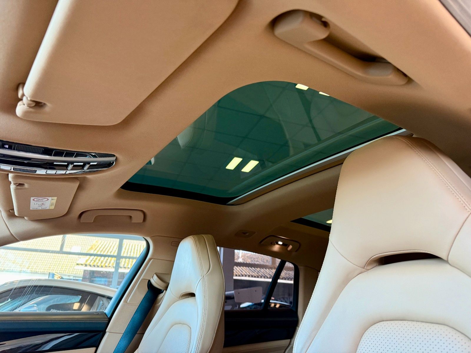 Fahrzeugabbildung Porsche Panamera 4S Sport Turismo ACC/Panorama/APPROVED