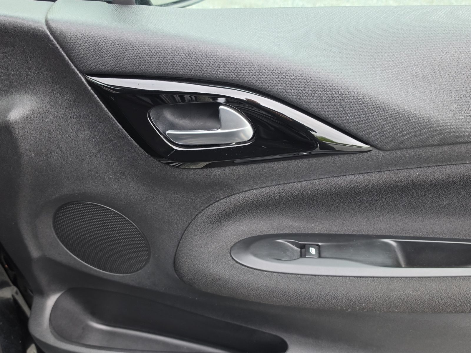 Fahrzeugabbildung Citroën DS3 SoChic SPORTPAKET KLIMA PDC TEMPOMAT