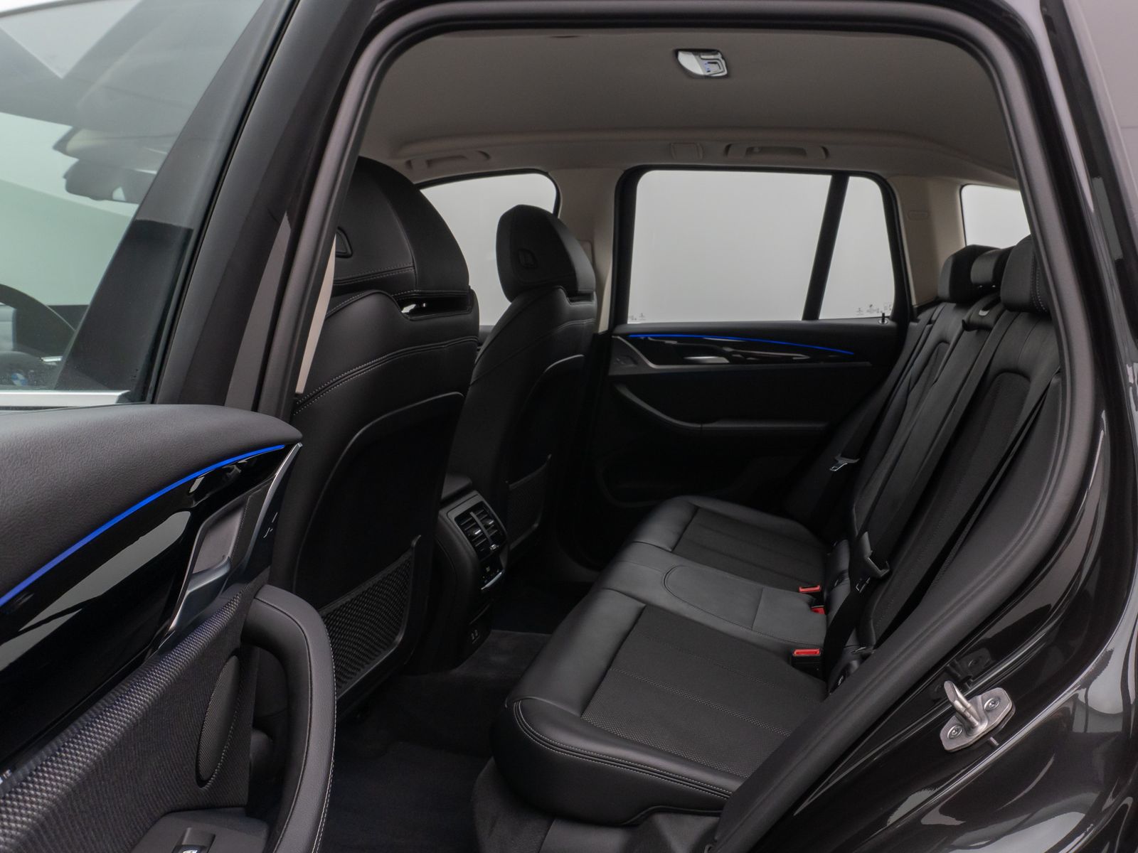 Fahrzeugabbildung BMW X3 xD20d xLine HUD DAB HiFi Lnkrhz Komfort Sport