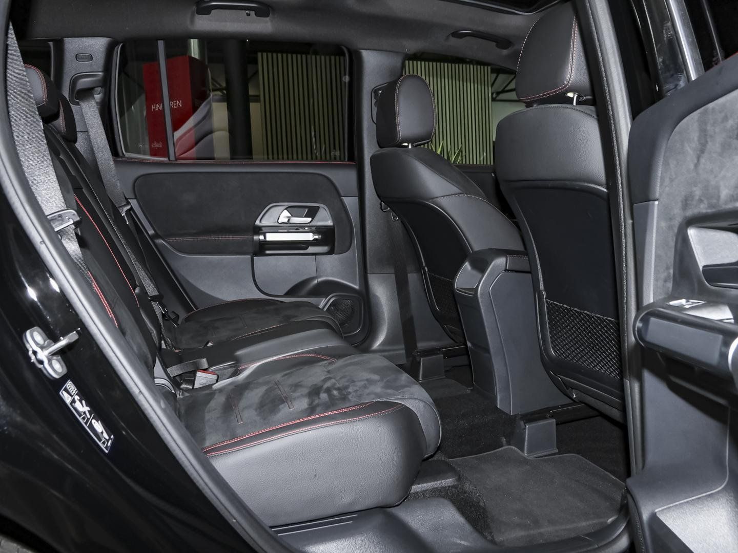 Mercedes-Benz GLB 200 AMG Advanced Panorama Ambiente Keyless foto 7
