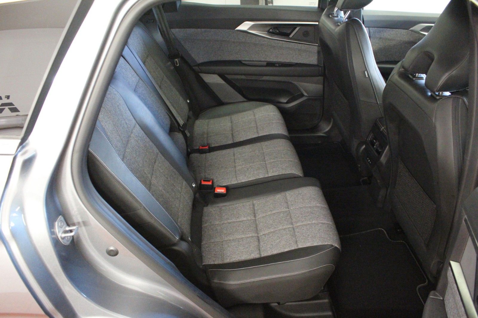 Fahrzeugabbildung Renault Espace Full Hybrid 200 Techno 7 Sitzer