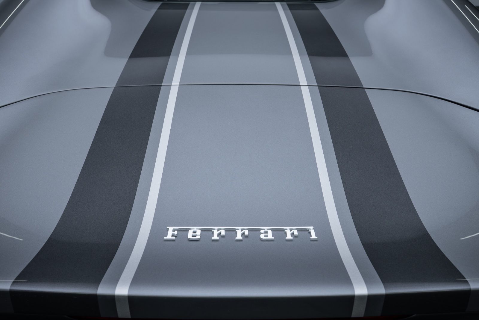Fahrzeugabbildung Ferrari 812 GTS TAILOR MADE/CARBON/LIFT/STRIPE/TOP