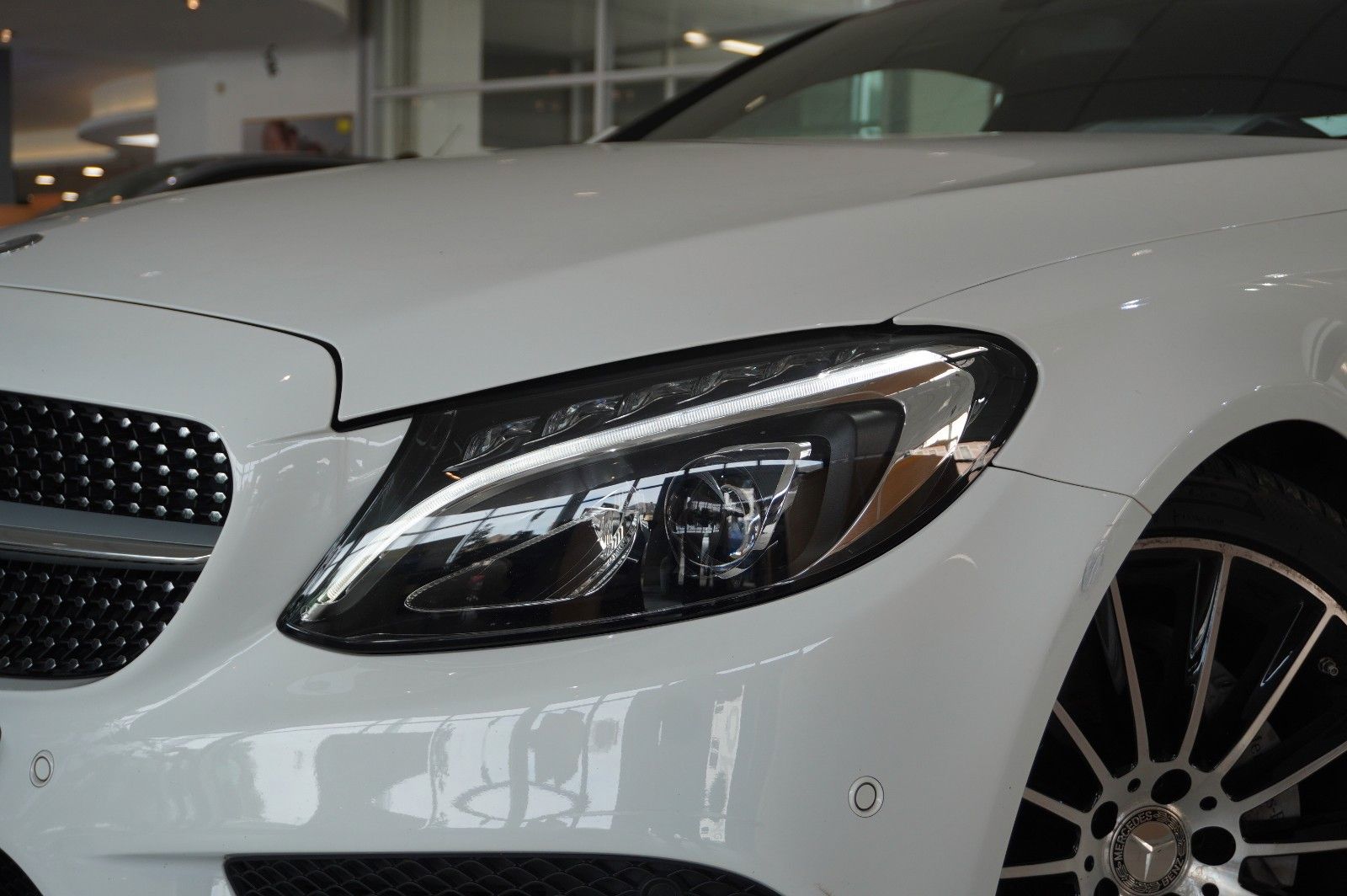 Fahrzeugabbildung Mercedes-Benz C 180 COUPE SPORT NAVI/LED/KAMERA/SPORT/SHZ/AMG