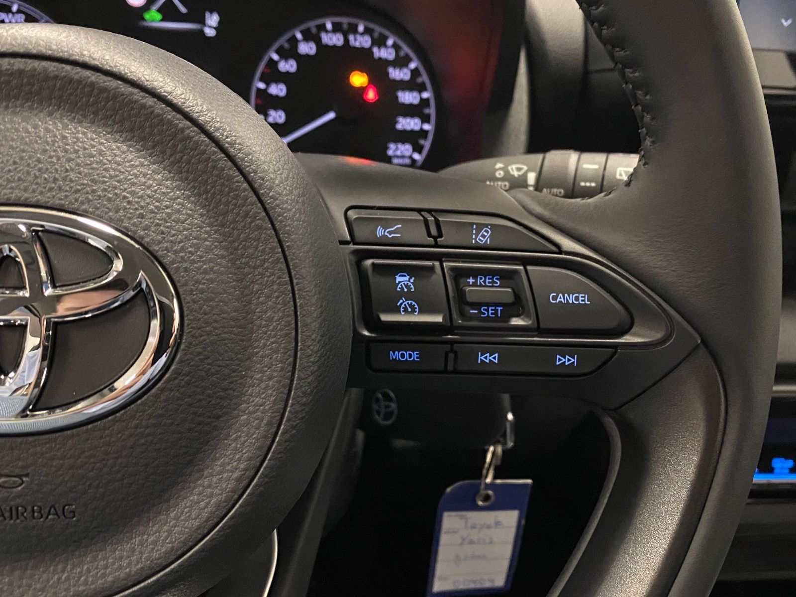Fahrzeugabbildung Toyota Yaris 1.5 VVT-i Hybrid CVT Comfort+ABNEHMB. AHK