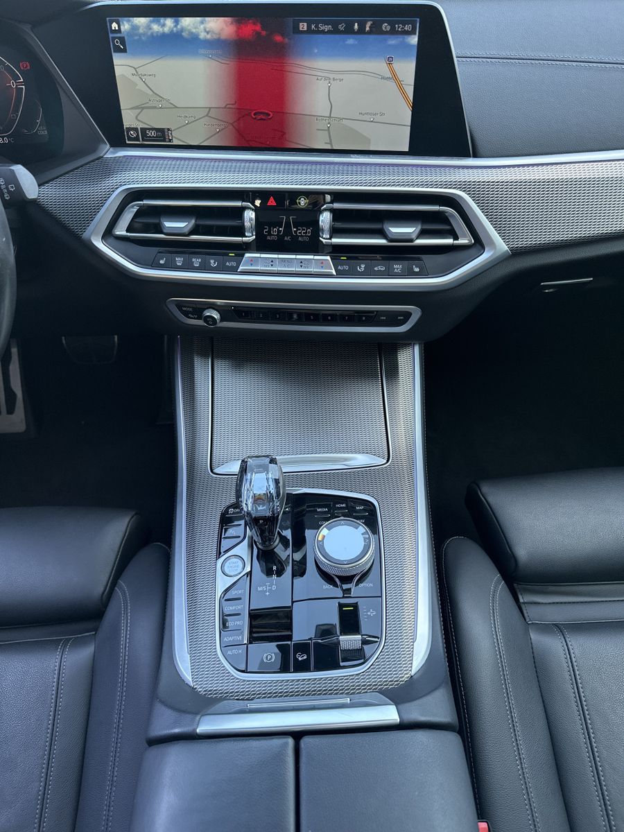 Fahrzeugabbildung BMW X5 xDrive30d M-Sport NAV+LASER+PANO+22ZO+HEAD-UP