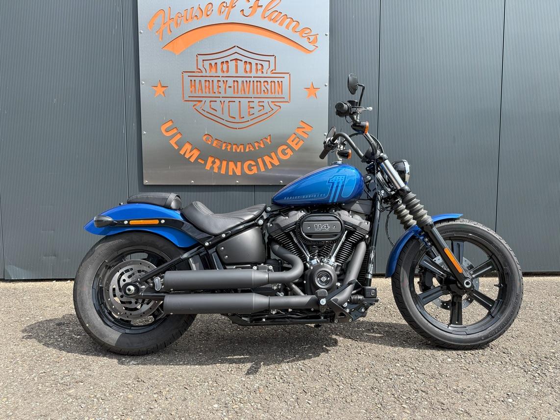 Harley-Davidson FXBBS Street Bob mit KessTech Auspuff