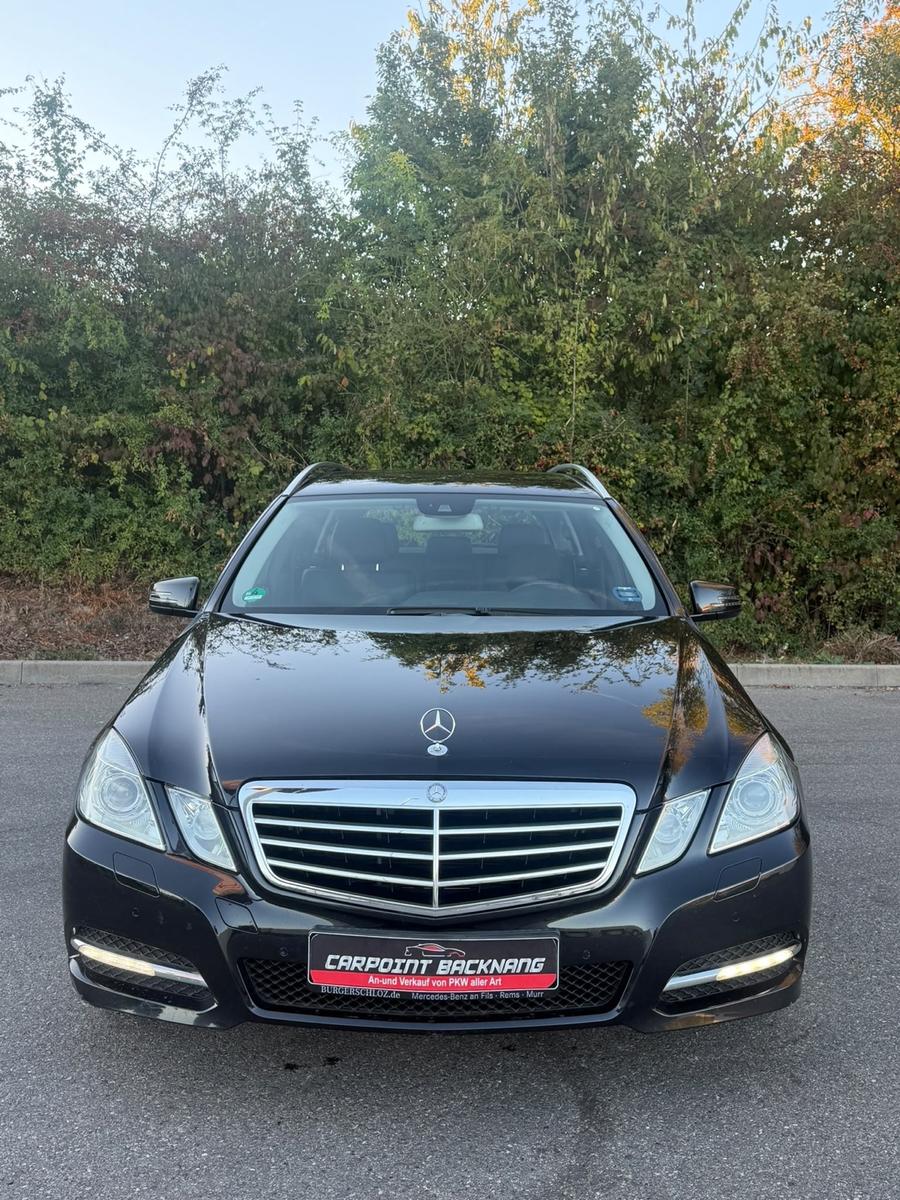 Mercedes-Benz E200 2012 — салон