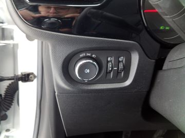 Bild 12 Opel Corsa F 1.2 Edition Klima BT Sitz+Lenkradheizung