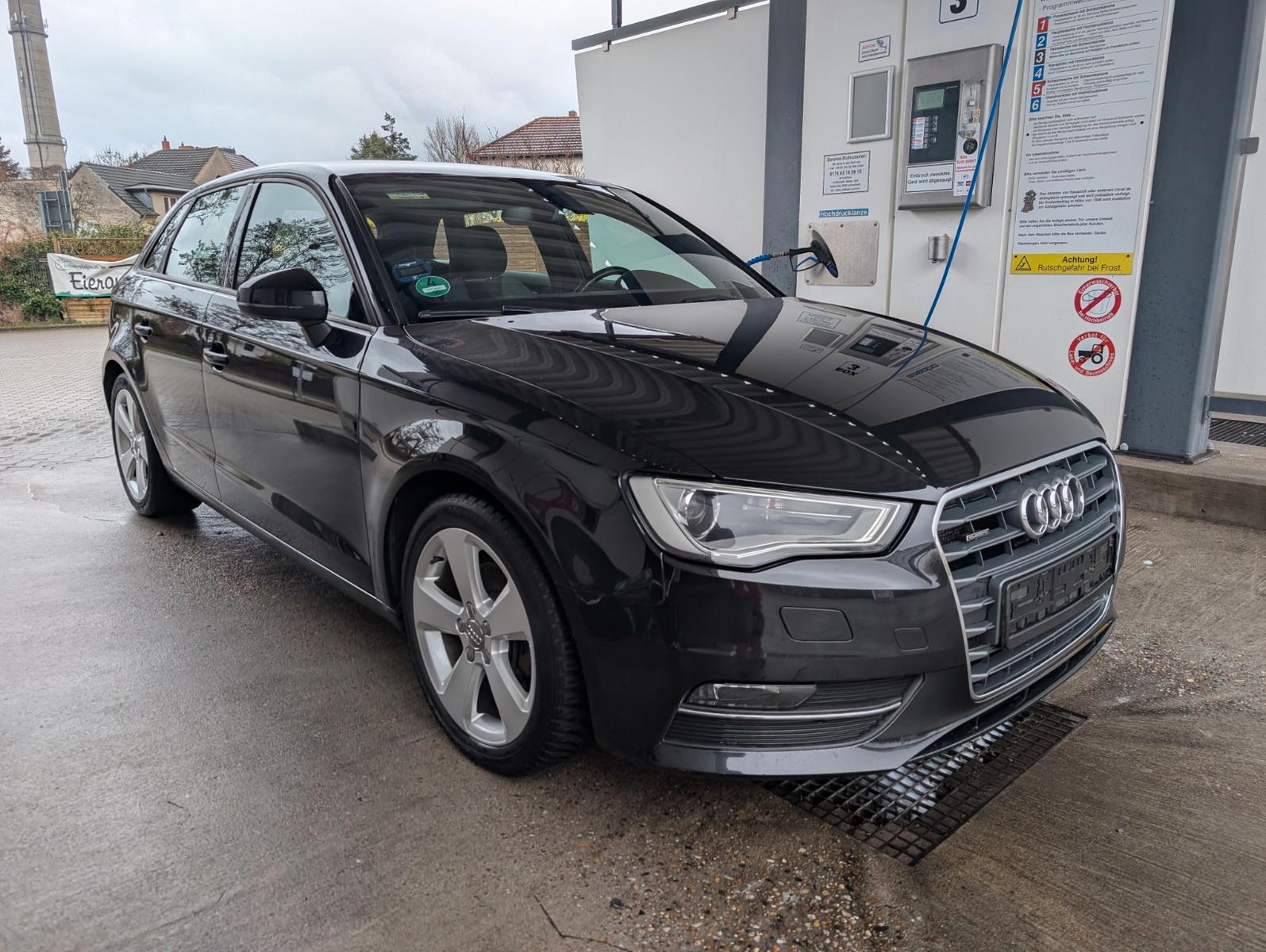 Audi A3 Sportback, Quattro, AHK, Navi, Unfallfrei