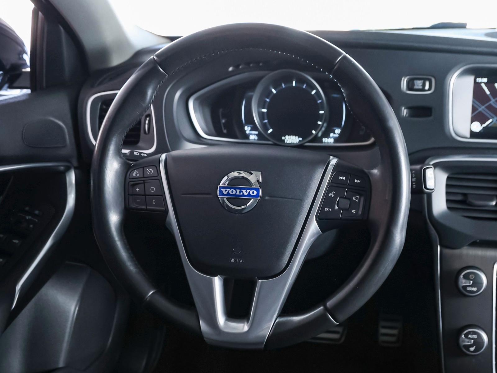 Volvo V40 Cross Country You! *KAMERA-NAVI-SHZ-TEMPOMAT