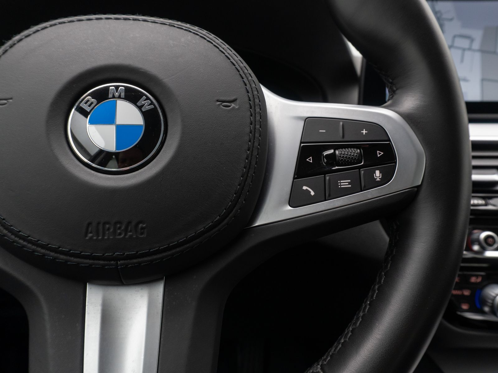 Fahrzeugabbildung BMW 530e Alarm DAB HiFi Komfort Kamera DriveAs Sport