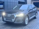 Audi SQ7 4.0 TDI quattro 4.0 TDI V8 /PANO/7SITZE/360° - Audi SQ7 aus 2016