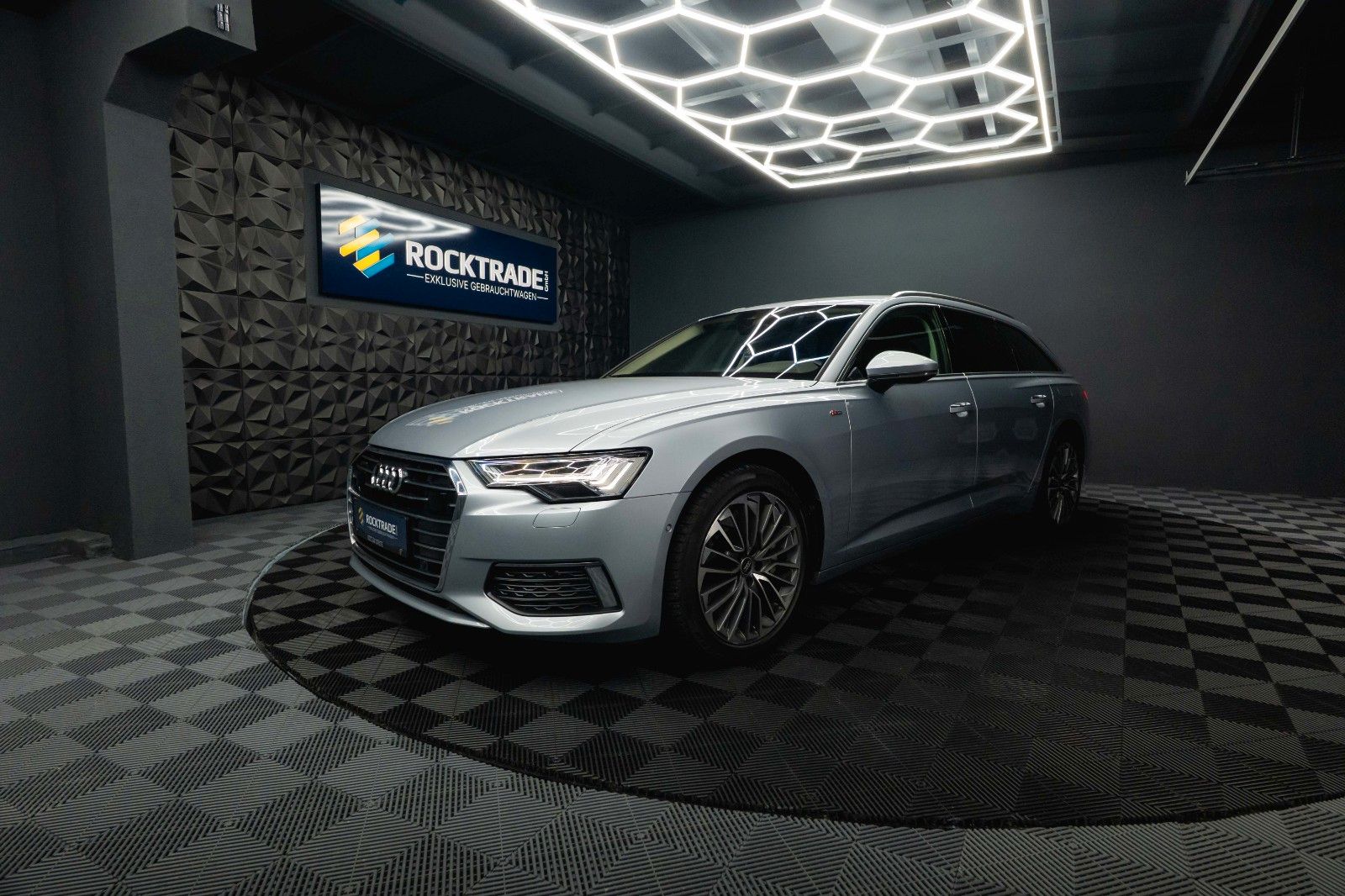 Fahrzeugabbildung Audi A6 Avant 50 TFSIe quattro SportDesign*Matrix*ACC