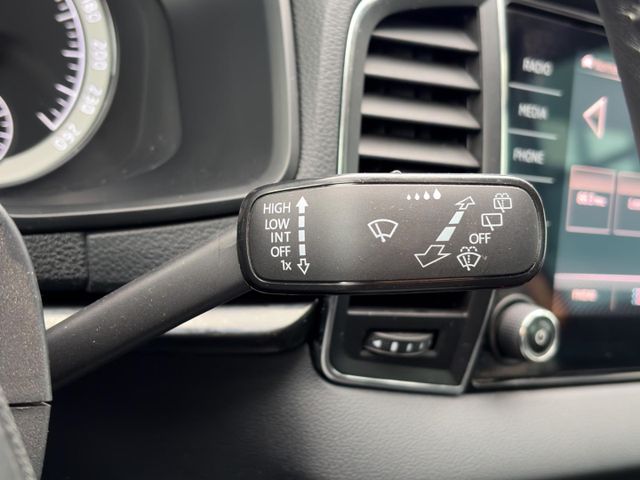 Skoda Karoq Style 1.5 TSI °LED°Navi°AHK°SHZ°RFK°PDC°