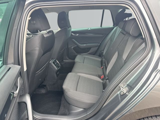Octavia Combi 2.0 TDI DSG Selection LED+NAVI+RFK