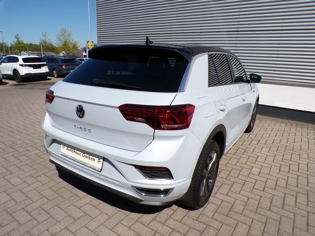Fahrzeugabbildung Volkswagen T-Roc Sport 1.5 l TSI Sport Ganzjahresreifen / N