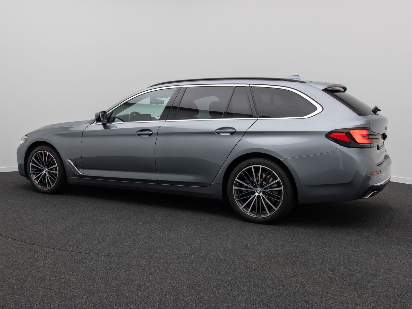 Fahrzeugabbildung BMW 540i xD Luxury Line Panorama Kamera HUD 4xKlima