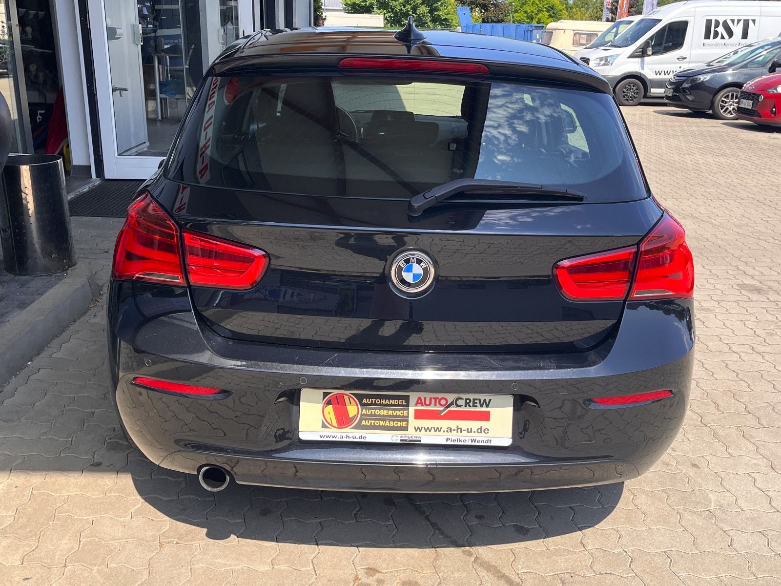 Fahrzeugabbildung BMW 118 1 Limousine 5-trg. 118 i Advantage Automatik