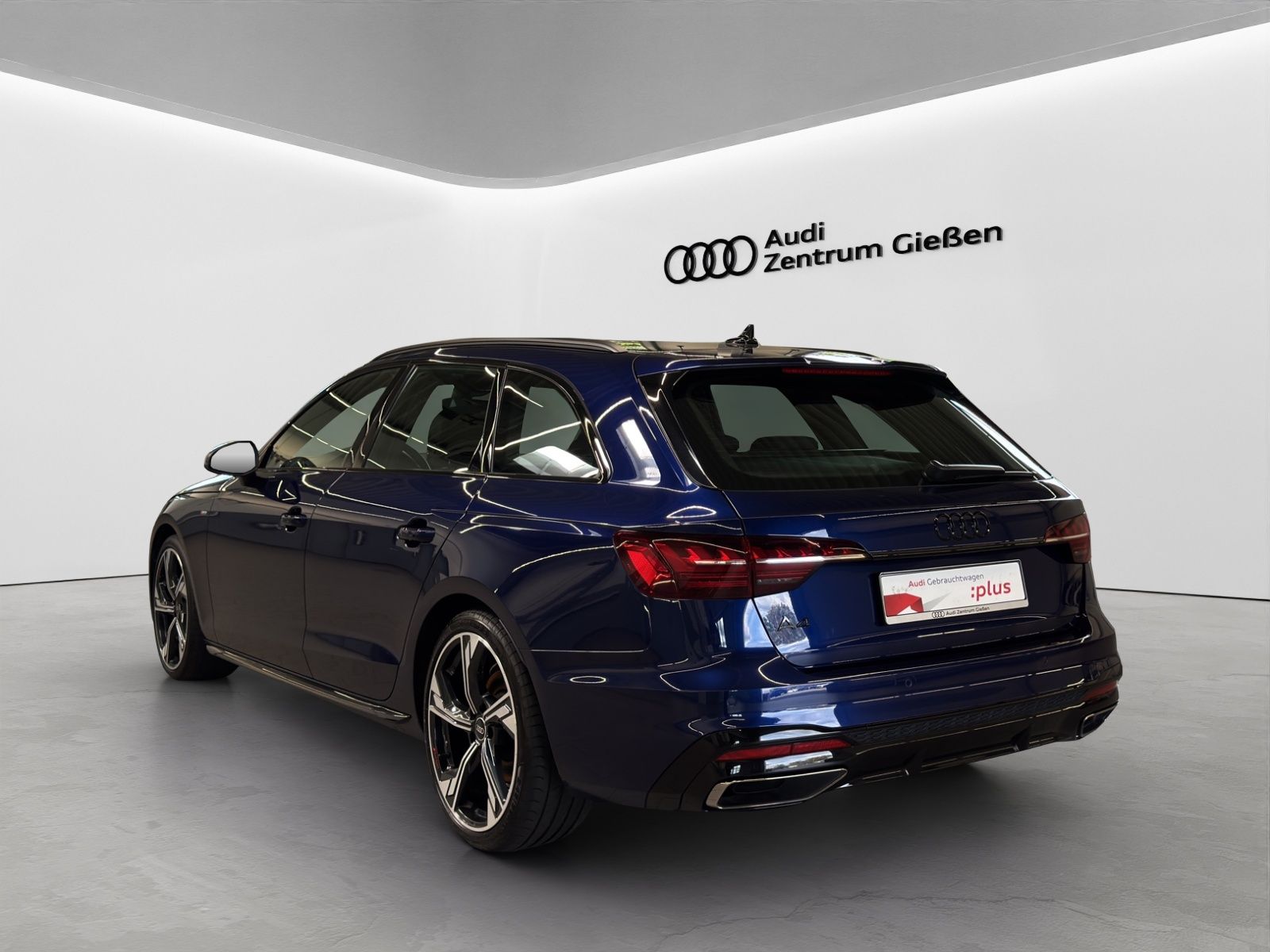 Audi A4 Avant 35 TDI S-tronic S line competition LED  imagem 3