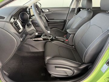 KIA XCeed - 11