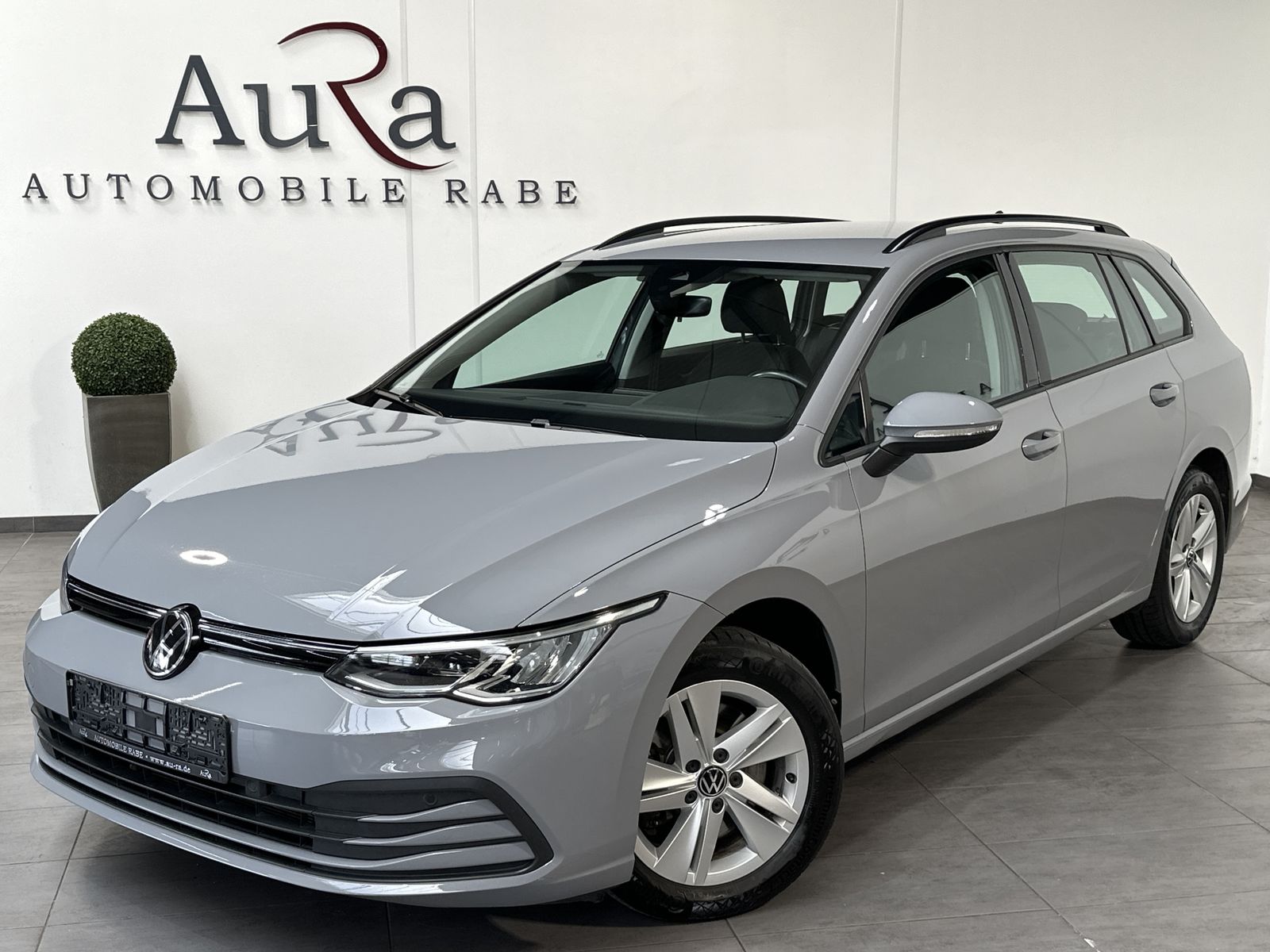 Fahrzeugabbildung Volkswagen Golf Variant 2.0 TDI DSG Life NAV+LED+KAMERA+ACC