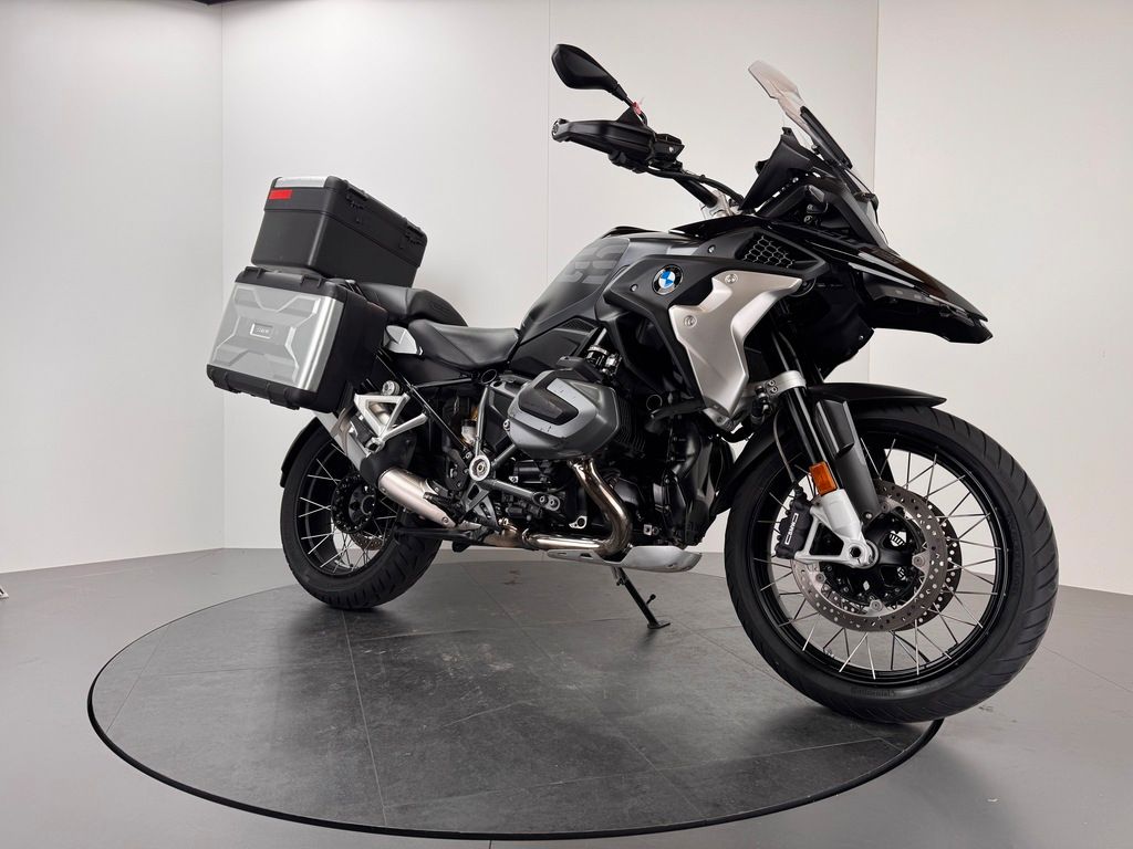Fahrzeugabbildung BMW R1250 GS TRIPLE BLACK *4 PAKETE *VARIOKOFFER
