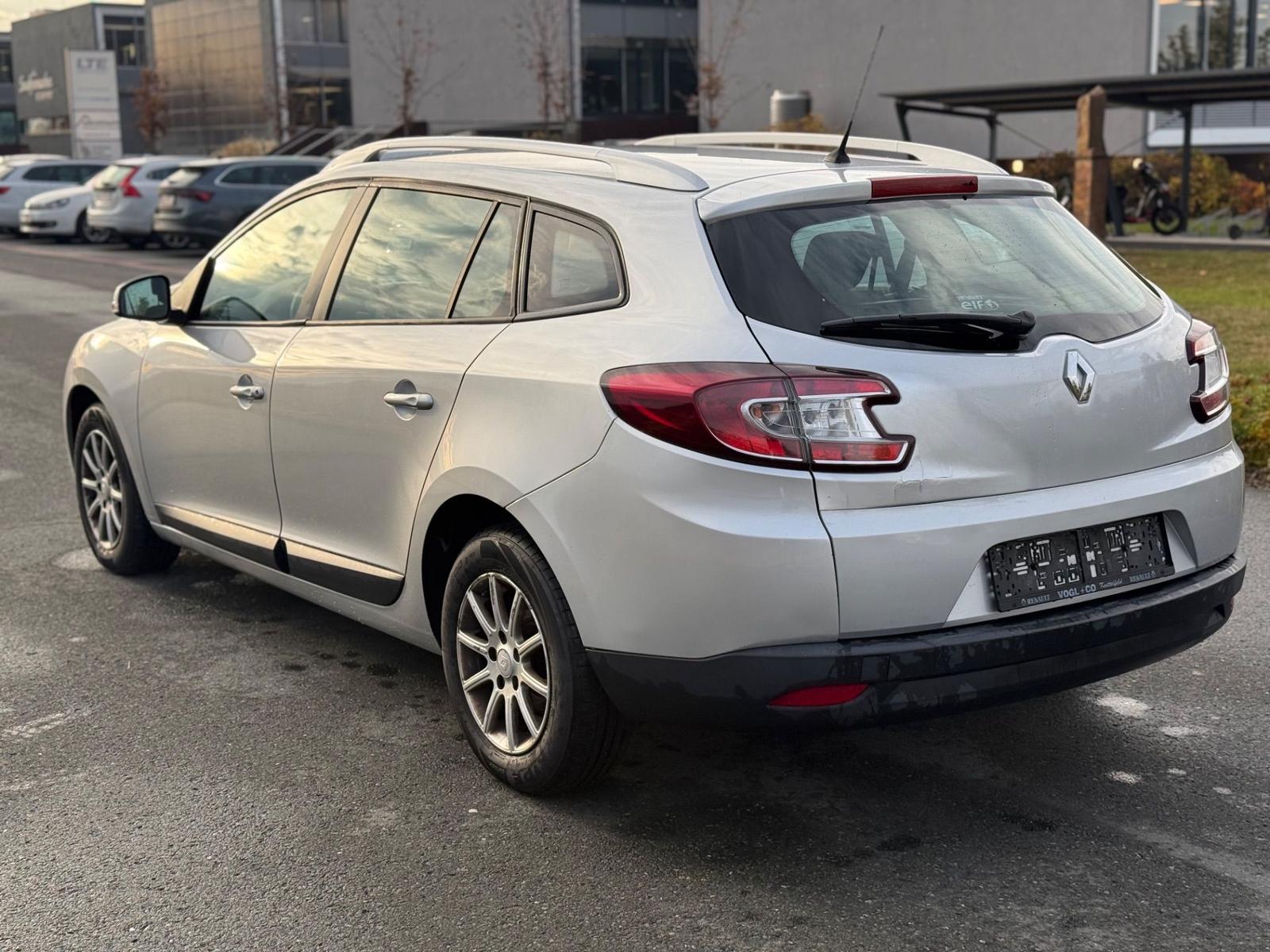 Renault Megane 2010 — photo 7