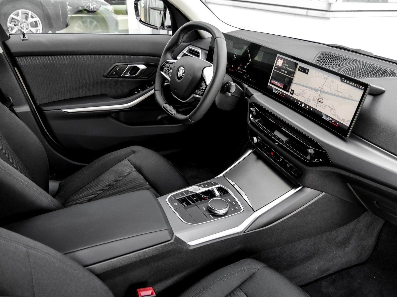 BMW 318i RFK NAVI LED PDC V H DAB foto 3