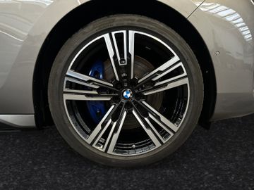BMW M760 - 5