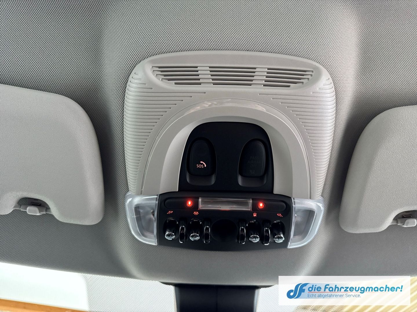 Fahrzeugabbildung MINI Cooper Countryman One Classic Trim Navi LED Blen
