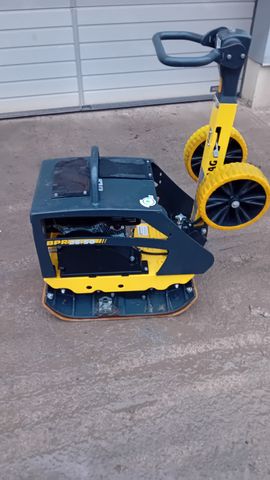 BOMAG Rüttelplatte BPR2550 + Gummi + Räder