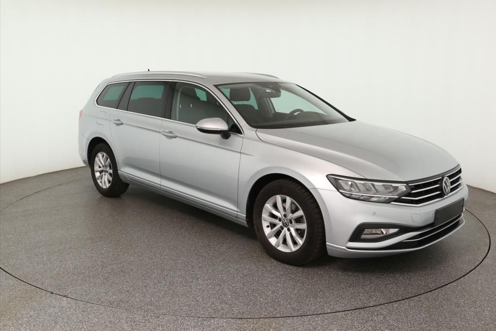 Volkswagen Passat Variant Business 2.0 TDI SCR Tempo*PDC*SH