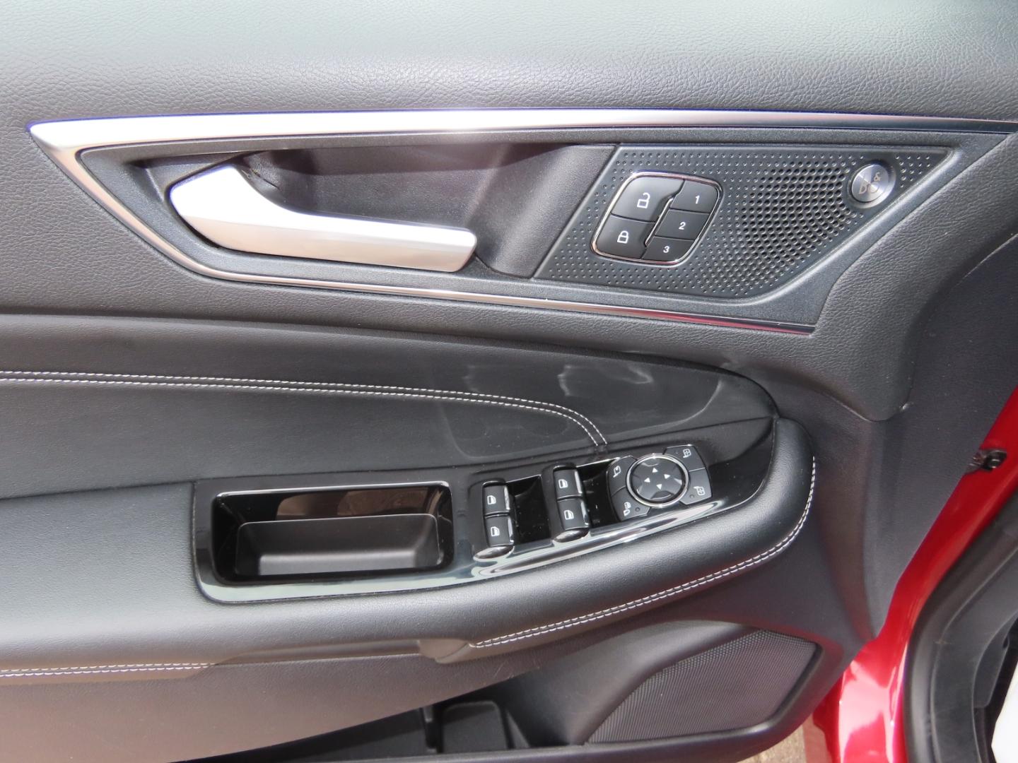 Ford Edge Titanium 1.Hd*Matrix*B&O*Navi*Kam*ACC*AHK