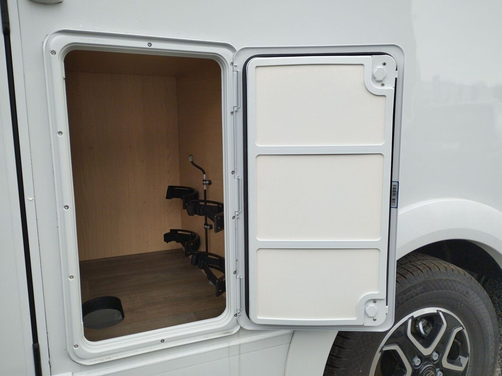 Fahrzeugabbildung Sunlight Adventure T 67 Automatik, Dörr Edition, TV